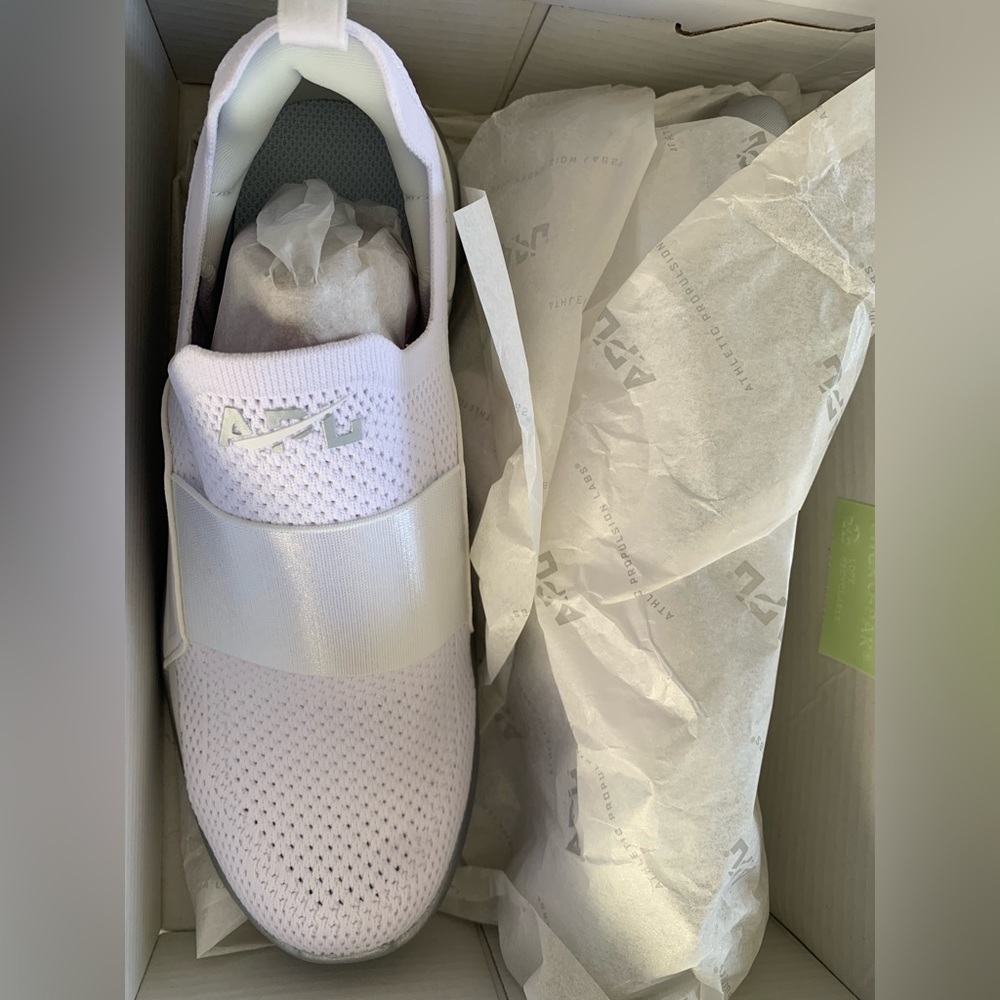 Band new- 8.5 APL Women’s Techloom Bliss, white